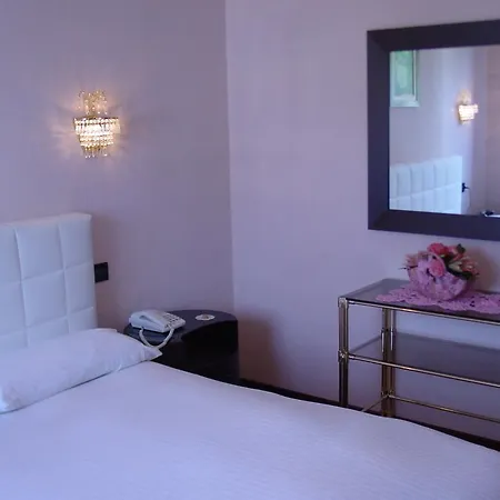 Relax Ξενοδοχείο 3*